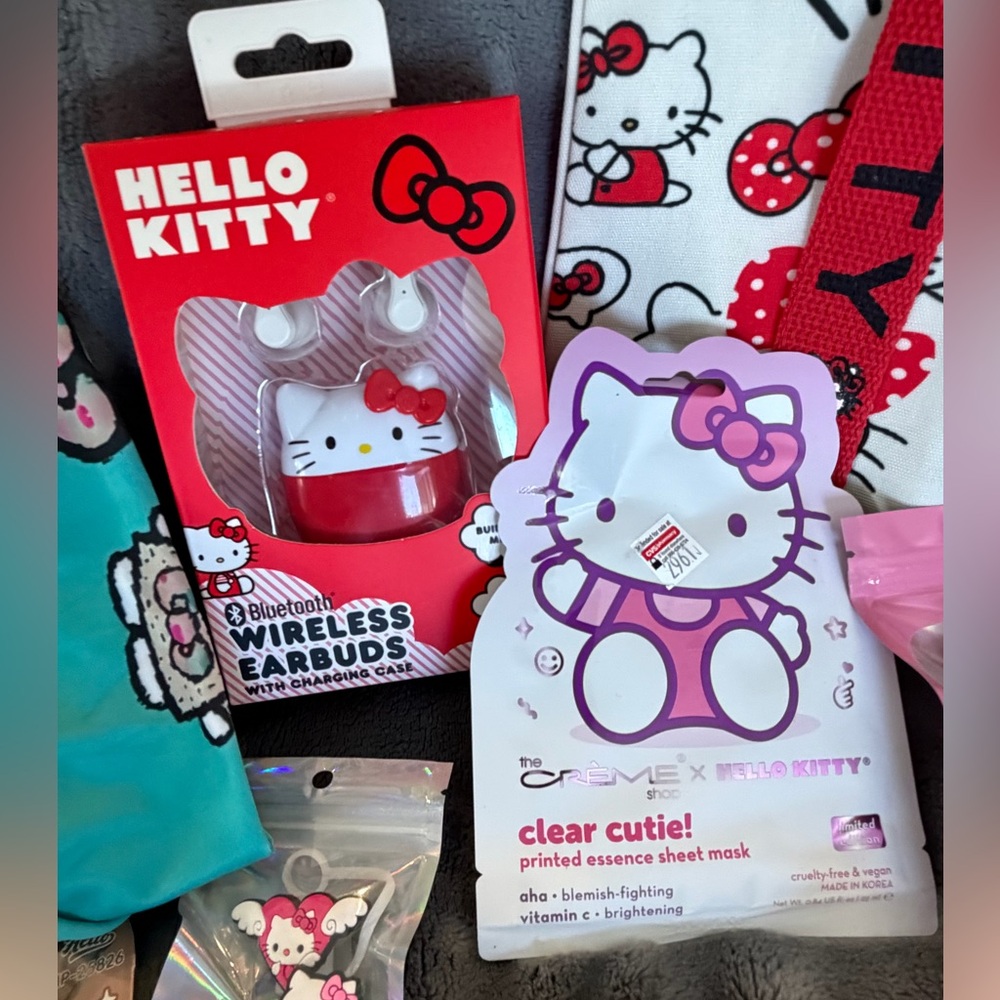 ❤️Sanrio Hello Kitty Canvas Zippered Tote & 20+ Accessories -Earbuds, Pillowcase - Picture 6 of 10